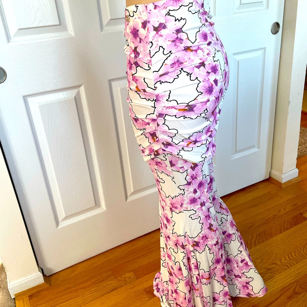 Class Roberto Cavalli White Floral Mermaid Skirt with Pink Flowers